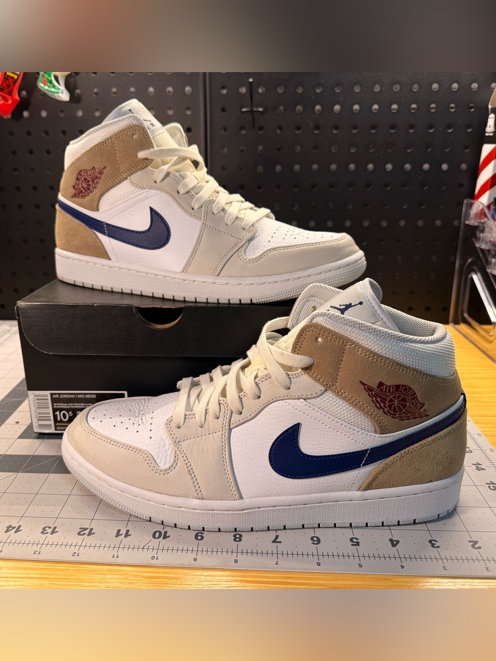 Nike Air Jordan 1 Mid - Blue Void Khaki